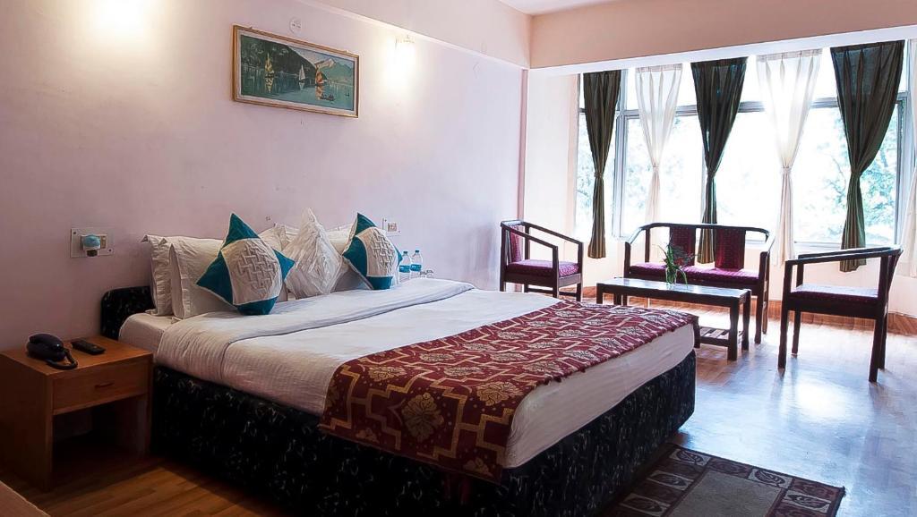 Hotel Anamika Nainital Rum bild