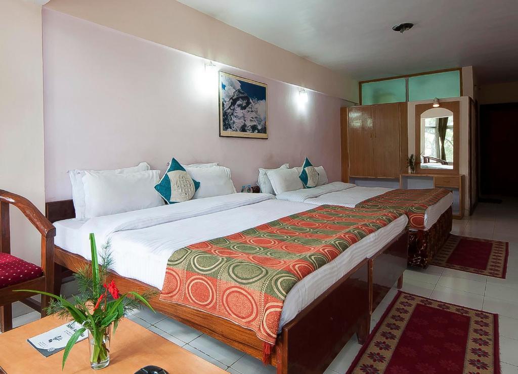 Hotel Anamika Nainital Rum bild